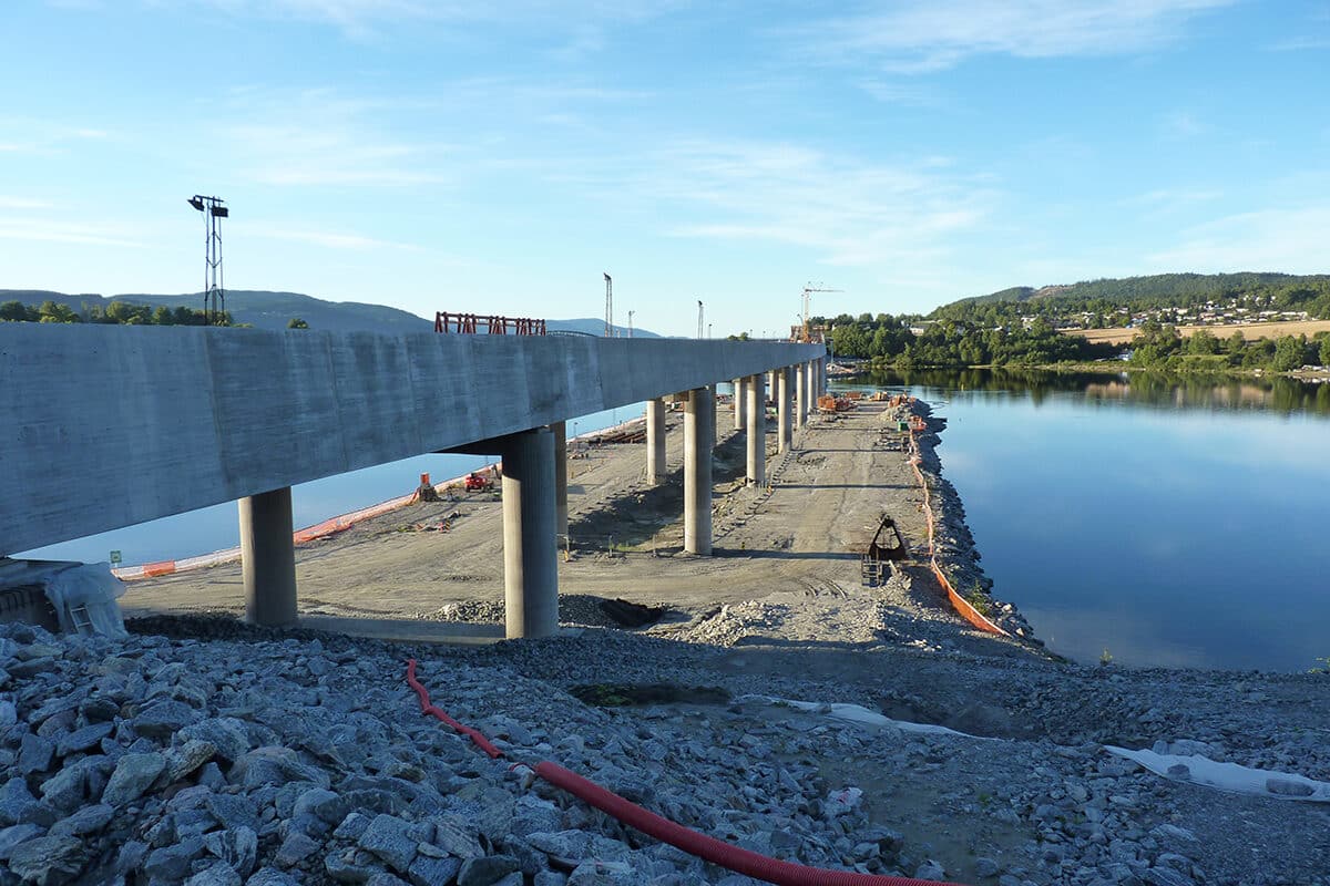 hrc-projekter-Minnevika jernbanebru under bygging-blikk fra sør
